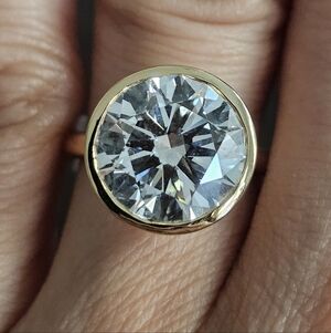 18K 5.74 CT Lab Grown Diamond Solitaire Ring with IGI Report